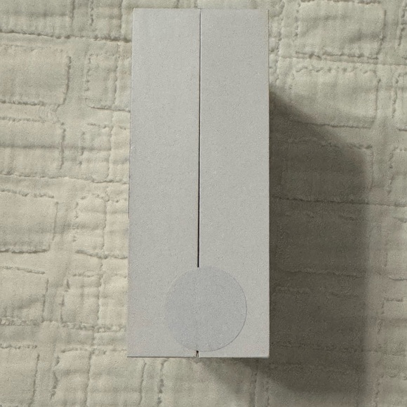 Oura Gold Smart Ring - Picture 8 of 8